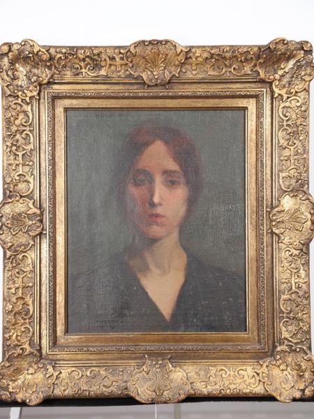Oidentifierad konstnär, 1910/20-tal, porträtt av kvinna, olja på duk, bildmått 42 x 34 cm_611a_8daf8a2439d07a6_lg.jpeg